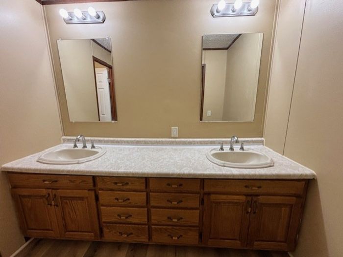 Fort Wayne MHC - Unit 523 - Bathroom