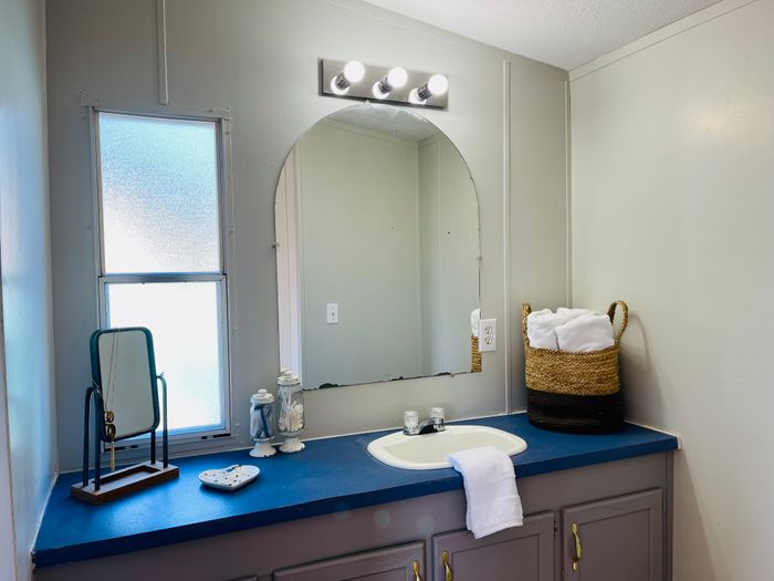 Lafayette Park MHP - Unit 106 - Bathroom