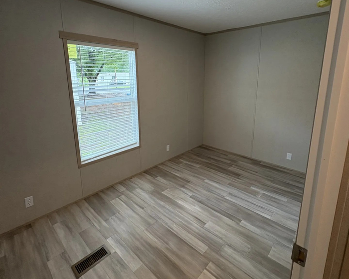 Willow Oaks MHP - Unit 106B - Interior