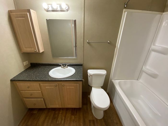 Woodward Estates MHP - Unit 222 - Bathroom