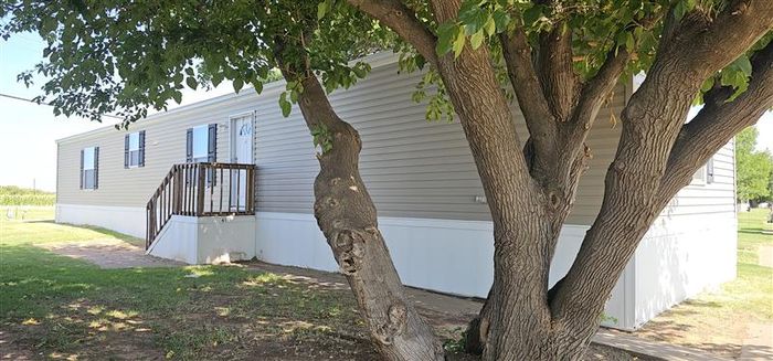 Sunnyvale Estates MHP - Unit 61 - Exterior, Street View