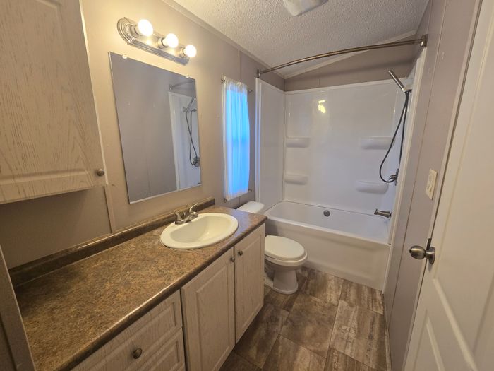 Rolling Hills MHP - Unit 94 - Bathroom