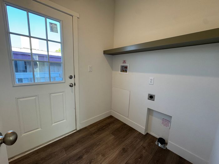 Hidden Springs - Unit 250 - Entryway