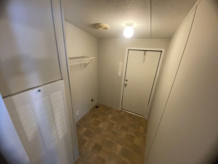 Sunnyvale Estates MHP - Unit 58 - Entryway