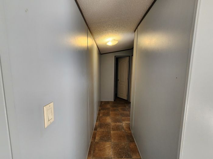 Eagles MHP - Unit 23 - Entryway