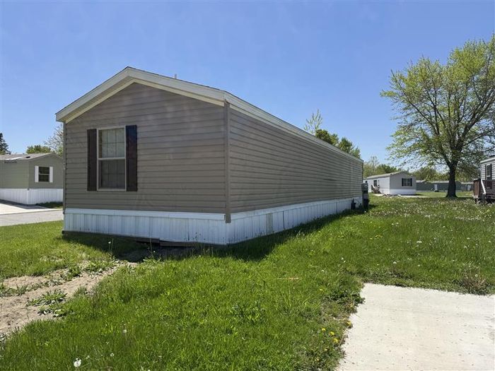 Fort Wayne MHC - Unit 847 - Exterior