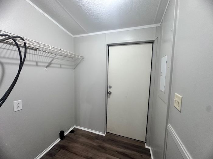 Taylors Creek - Unit 147 - Entryway