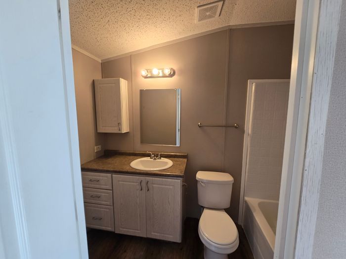 Lafayette Park MHP - Unit 162 - Bathroom