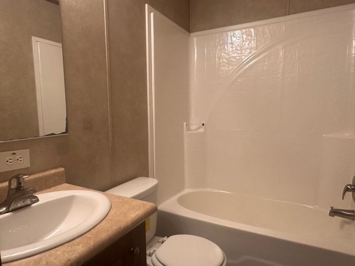 Pasadena MHC - Unit FRE2312 - Bathroom