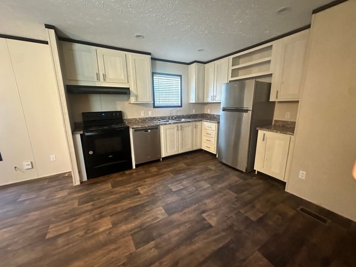 Rolling Hills MHP - Unit 61 - Kitchen
