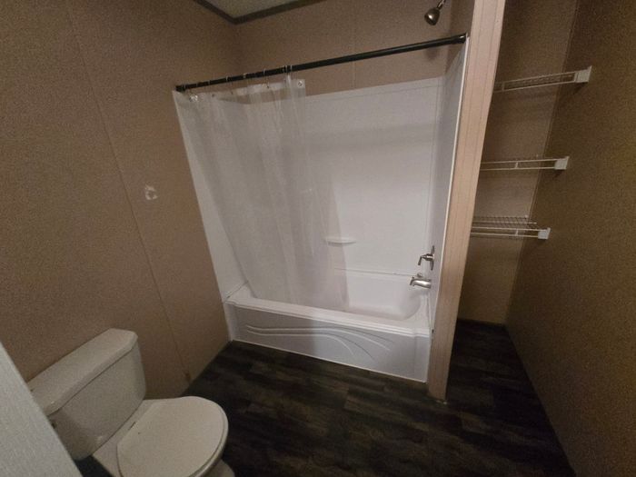 Jonesboro MHP - Unit A61 - Bathroom