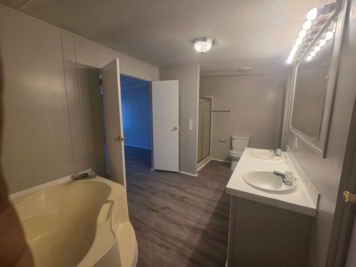 Lafayette Park MHP - Unit 228 - Bathroom