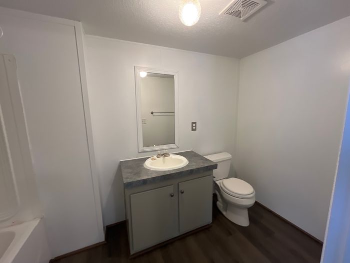 Countryside MHP OK - Unit 97 - Bathroom