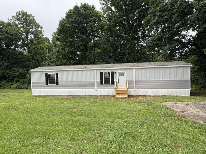 Willow Oaks MHP - Unit 104W - Exterior, Street View