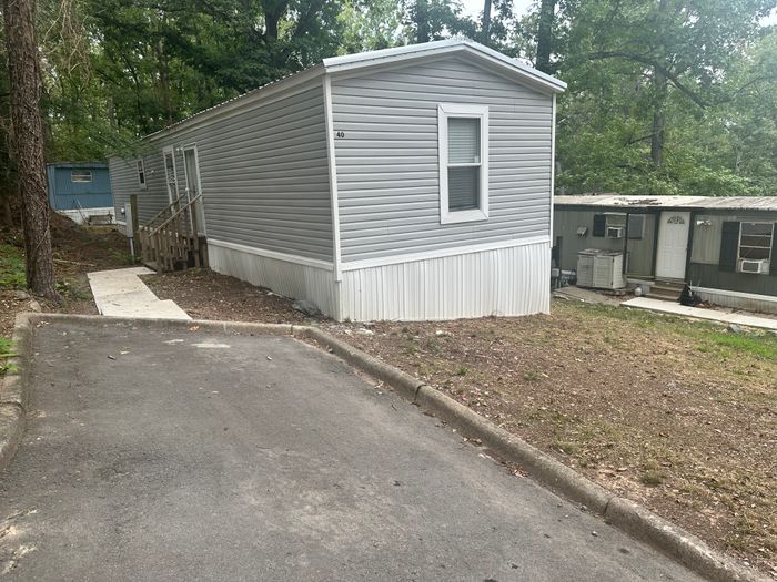 Rolling Hills MHP - Unit 40 - Exterior, Street View