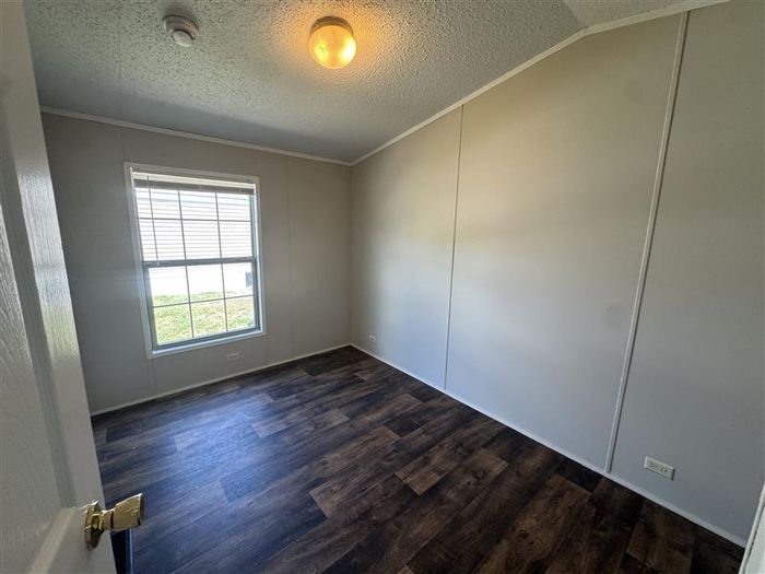Fort Wayne MHC - Unit 864 - Bedroom
