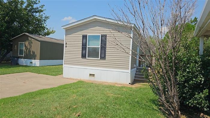 Sunnyvale Estates MHP - Unit 82 - Exterior