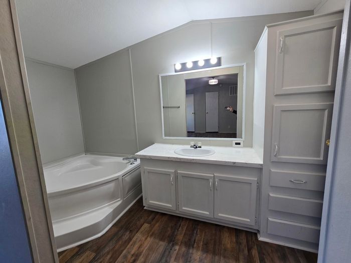 Royal Highlander - Unit MA0905 - Bathroom