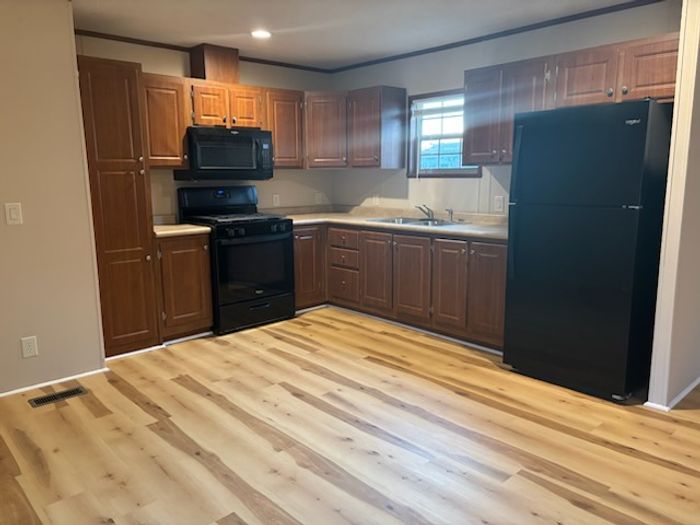 Pasadena MHC - Unit FRE2340 - Kitchen