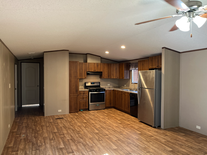 Eastern Villa MHP OK - Unit 21 - Kitchen