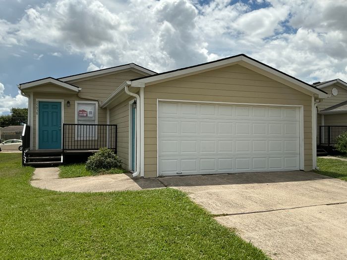 Clarke Springs - Unit 15838R - Exterior