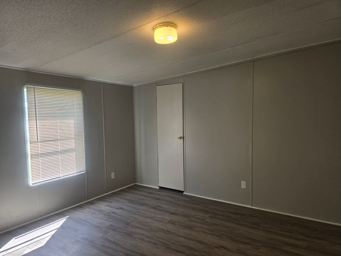 Lafayette Park MHP - Unit 228 - Interior