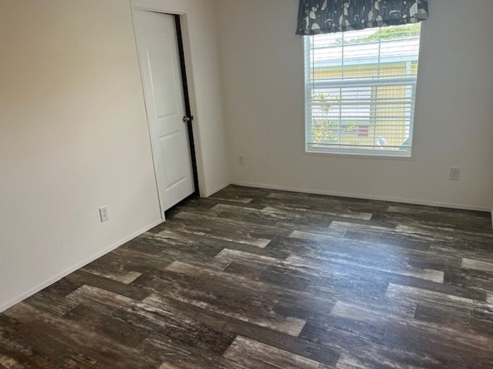Lakewood Village MHC and RV Resort - Unit 277 - Bedroom