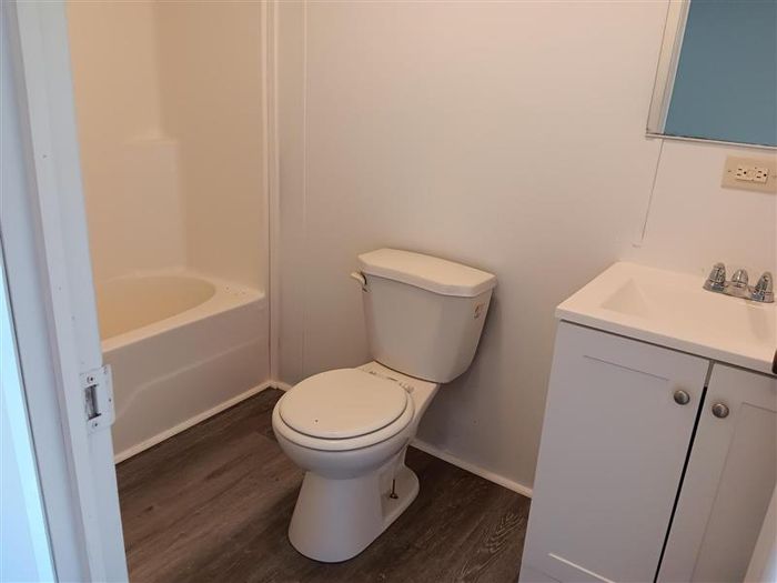 Pine Crest - Unit 49 - Bathroom