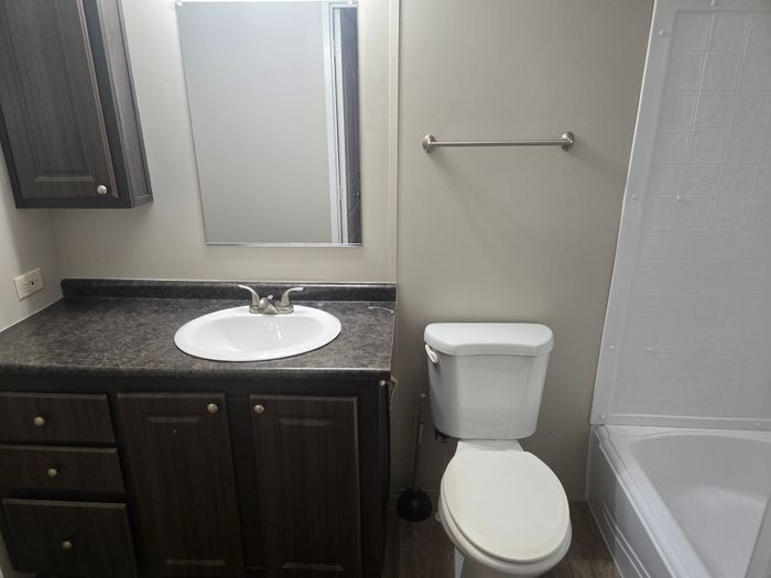 Bluegrass Meadows - Unit D23 - Bathroom