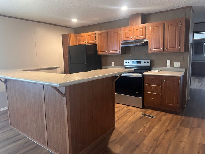 Birchwood MHP - Unit 152 - Kitchen