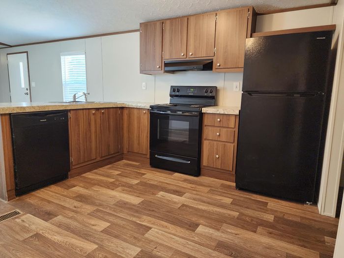 Plum Creek - Unit 8SP - Kitchen