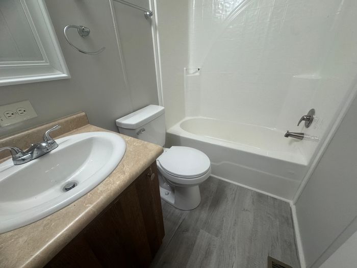 The Orchards/Paradise - Unit 113 - Bathroom