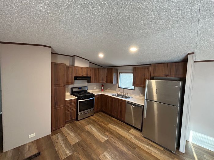 Oakridge MHP OK - Unit 512 - Kitchen