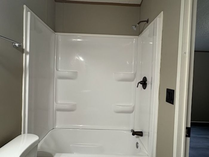 Sleepy Hollow - Unit 17 - Bathroom