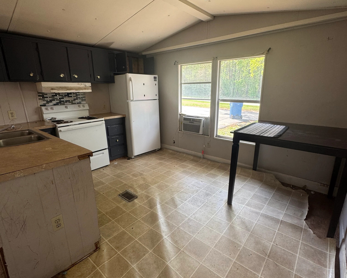 Cranbrook Village - Unit 36 - Kitchen