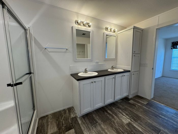Lakewood Village MHC and RV Resort - Unit 149 - Bathroom