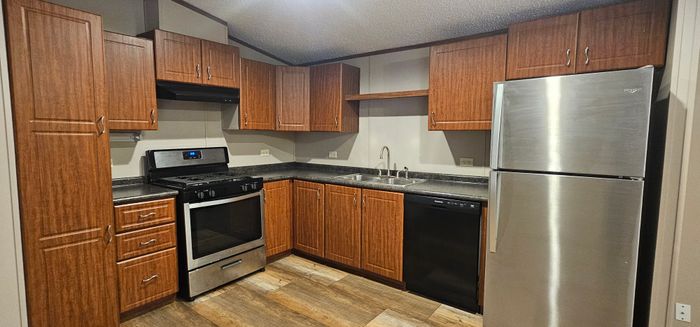 Evergreen MHP - Unit 141 - Kitchen