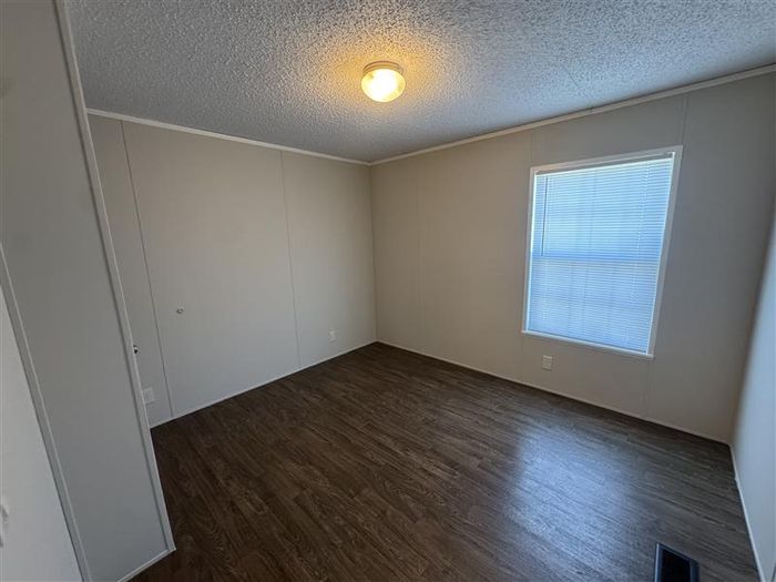 Fort Wayne MHC - Unit 620 - Bedroom