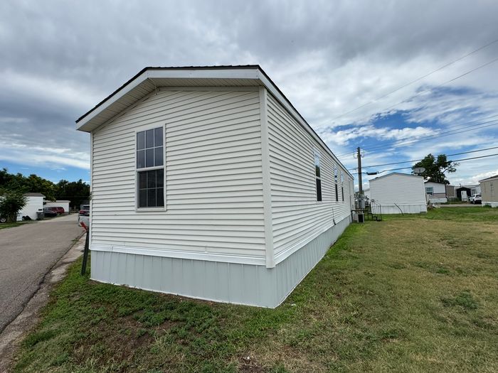 Colonial Gardens KS - Unit 40 - Exterior