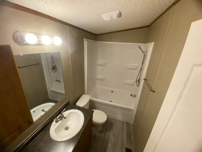 Sunnyvale Estates MHP - Unit 188 - Bathroom