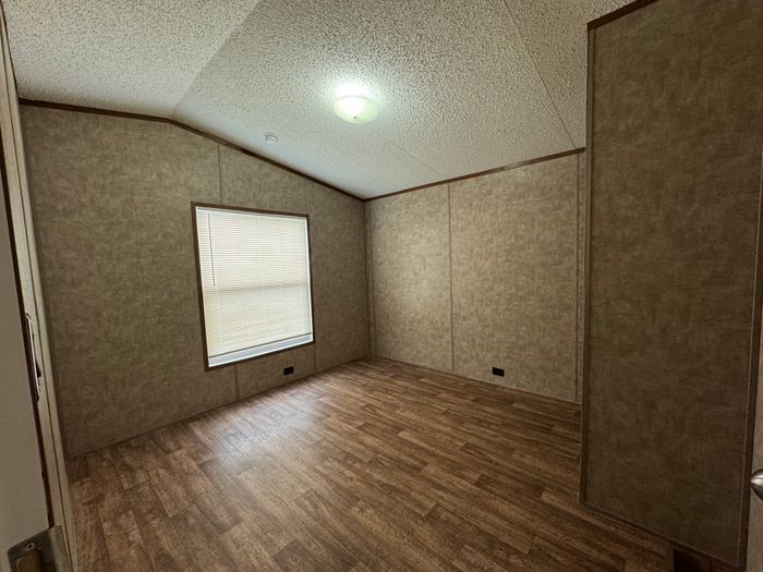 Gateway RV - Unit 131 - Bedroom