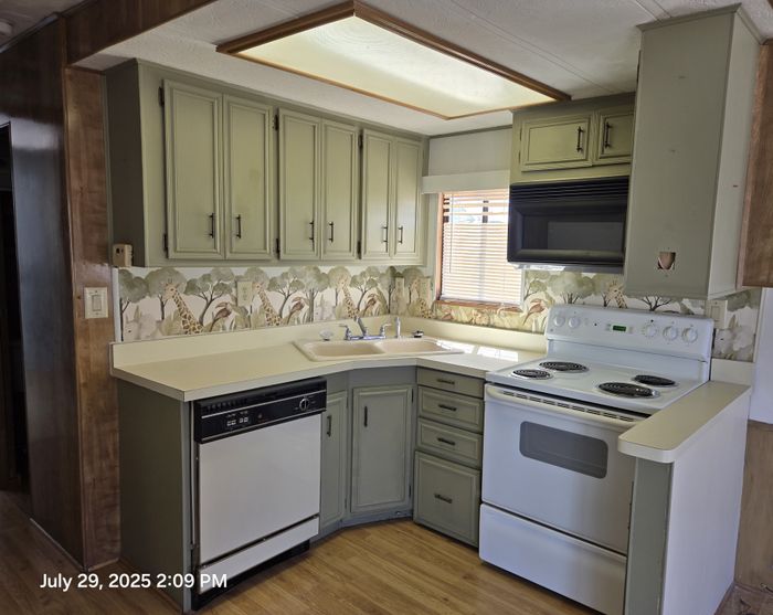 Parkhaven Estates - Unit 115S - Kitchen