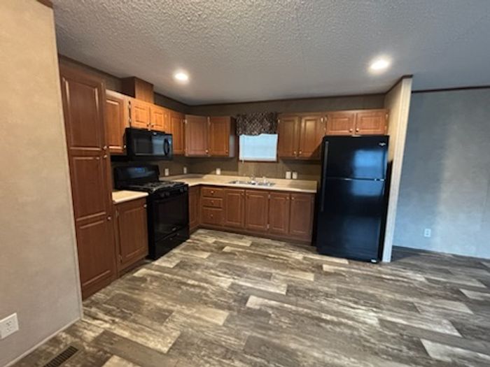 Pasadena MHC - Unit PRE3404 - Kitchen