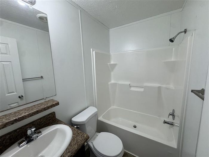 Fort Wayne MHC - Unit 421 - Bathroom