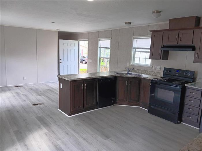 Pine Crest - Unit 25 - Kitchen