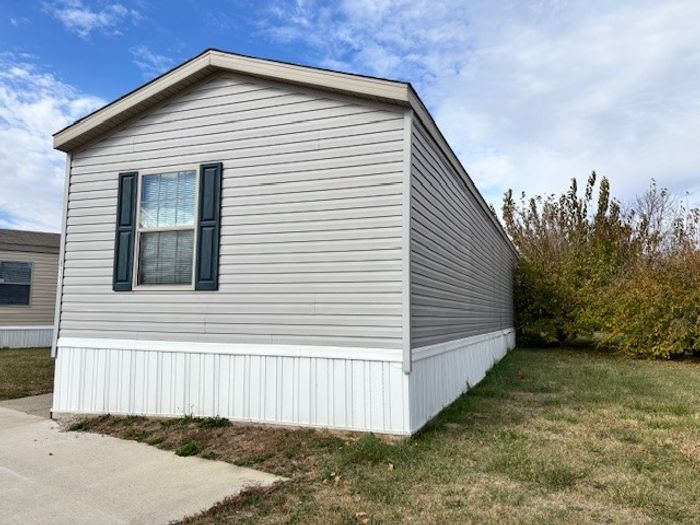 Fort Wayne MHC - Unit 811 - Exterior