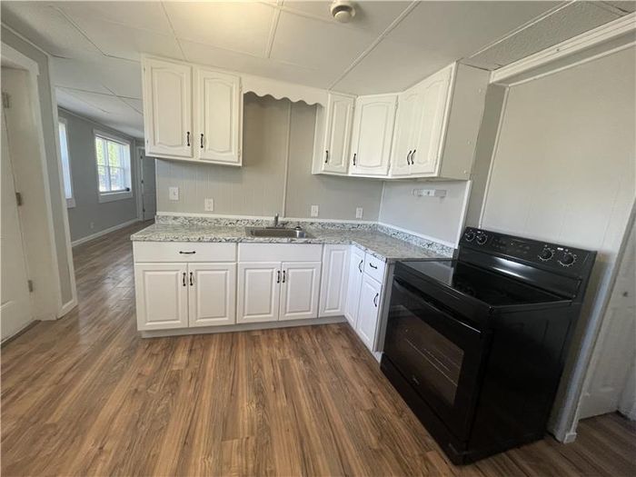 Ashland Heights - Unit 19 - Kitchen