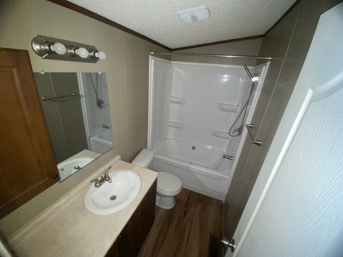 Sunnyvale Estates MHP - Unit 141 - Bathroom