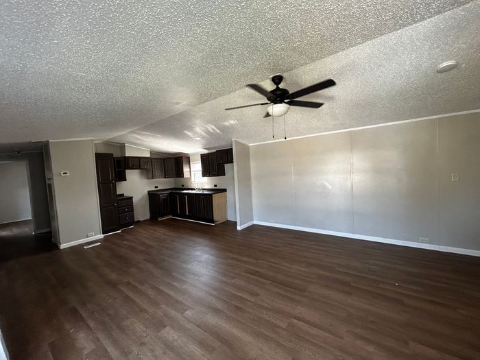Pineview MHC - Unit 100 - Interior