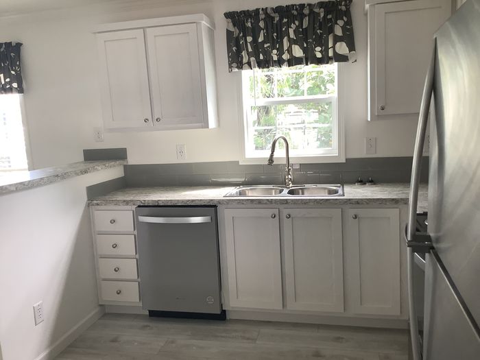 Lakewood Village MHC and RV Resort - Unit 260 - Kitchen